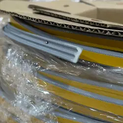 Ущільнювач поліурит(профільЕ)сірий 9*4 мм/600 м Ущільнювач поліурит(профільЕ)сірий 9*4 мм/600 м